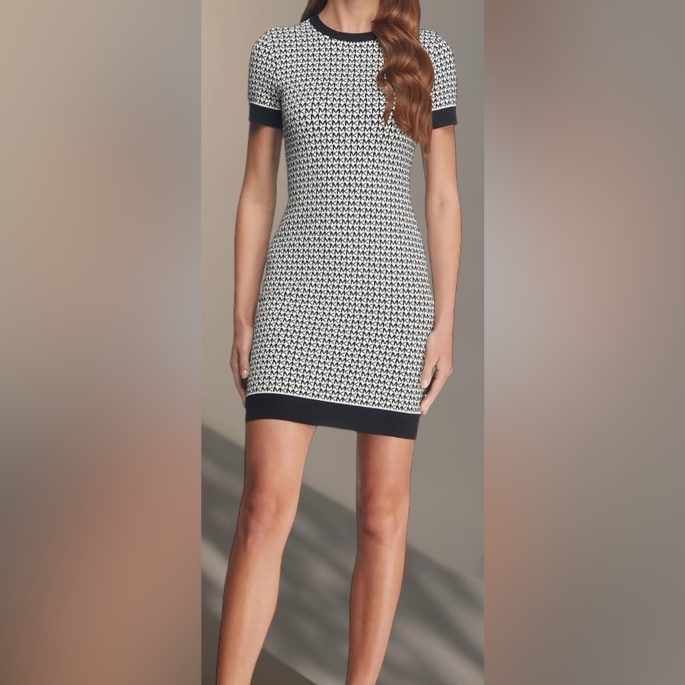 Michael Kors dress  size L. Will shape o your figure beautifully